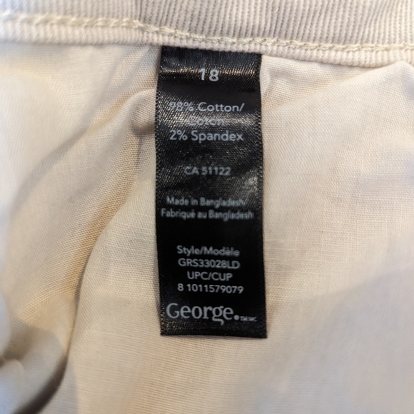 Jean shorts high waisted, slim leg cream, plus size 18 - Picture 3 of 7